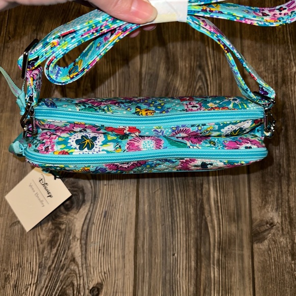 💜 SOLD 💜 NWT Vera Bradley x Little Mermaid Crossbody Bag - Picture 4 of 9